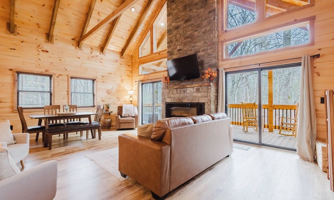 Saint Helens Cabina | The Lazy Maple in RRG - Fire pit/ hot tub/ arcade/wifi
