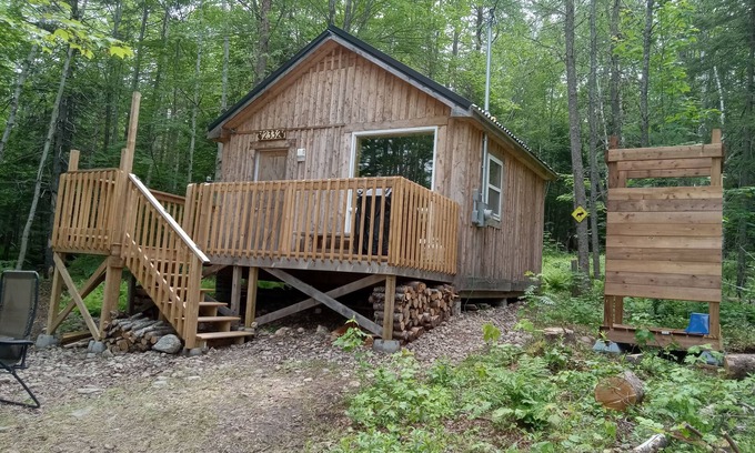 River Denys Cabina | The Lazy Moose Cabin-Rustic Dry Cabin