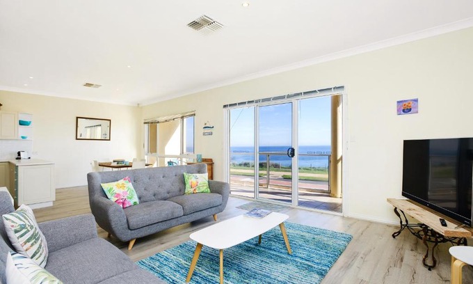 Aldinga Beach Casa | The Leafy Dragon