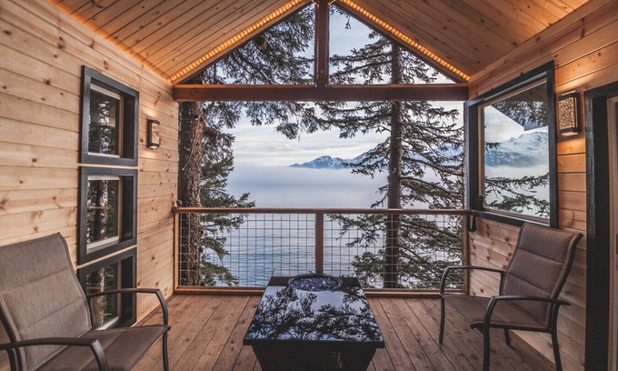 Seward Cabina | The Ledge at Granite Point