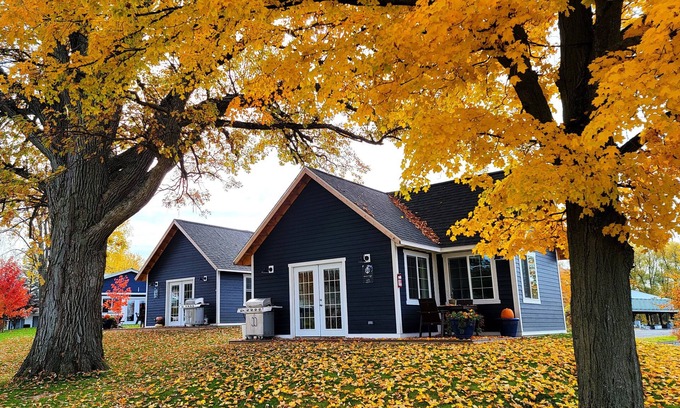 Alexandria Bay Casa | The Ledges Resort and Marina, Sparrow