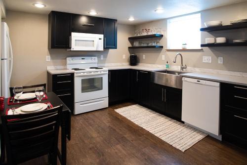 Laramie Apartamento | The Lewis House