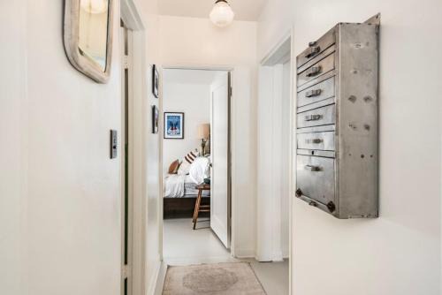 West Beach Apartamento | The Library Suite - The Marlowe Boutique Hotel
