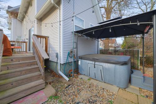 South Haven Casa | The Lighthouse - Large home close to downtown with a hot tub & game room!