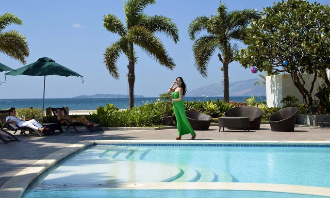 Olongapo Hotel | The Lighthouse Marina Resort