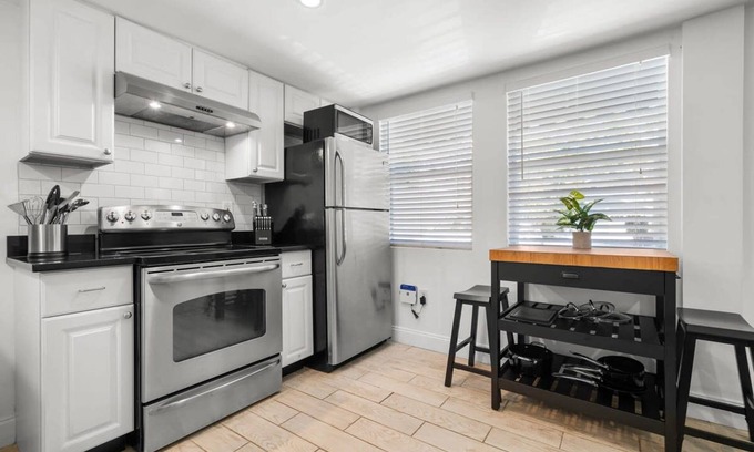 Historic Hyde Park North Apartamento | The Lil Hyde Out Cute Hyde Park Apt