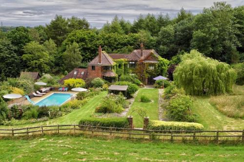 Great Missenden Casa | The Limes Country House with Heated Pool & Hot Tub