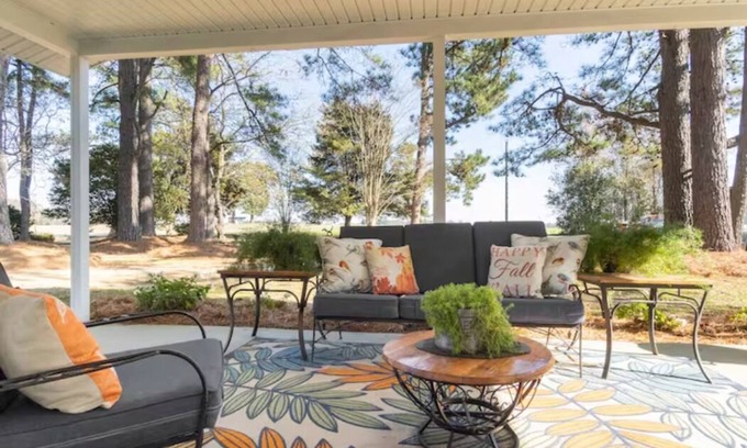 Crisp Cabaña | The Lindell House Fully handicapped equipped country cottage