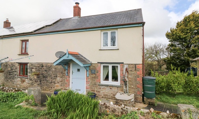Holsworthy Cabaña | THE LINHAY, pet friendly, country holiday cottage in Holsworthy