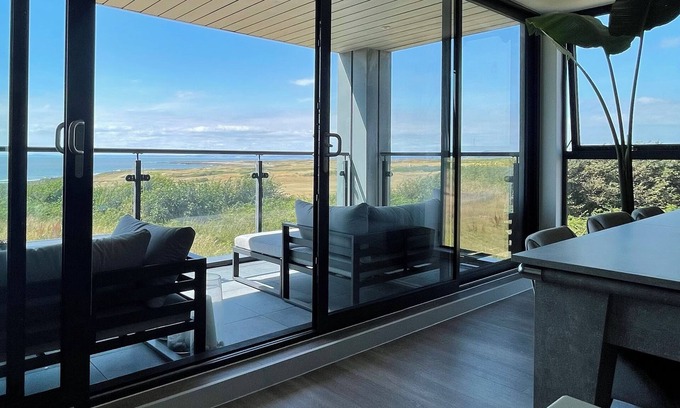 Porthcawl Cabaña | THE LINKS 40. AN APARTMENT WITH SPECTACULAR SEA VIEWS. in Porthcawl