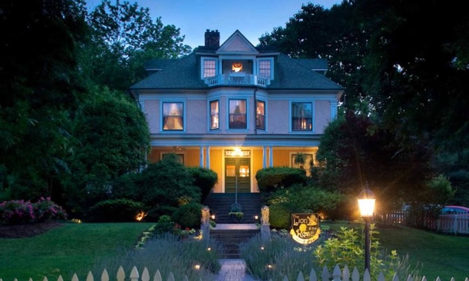Historic Montford Cama Y Desayuno | The Lion and the Rose B&B