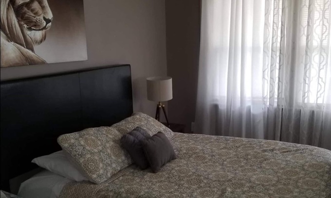 Near Eastside Apartamento | ❤The Lion King Suite in Downtown Indianapolis❤