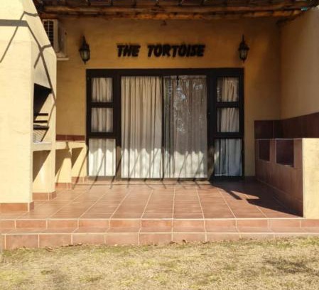 Lindequesdrif Cabina | The Lion Lodge Vaal