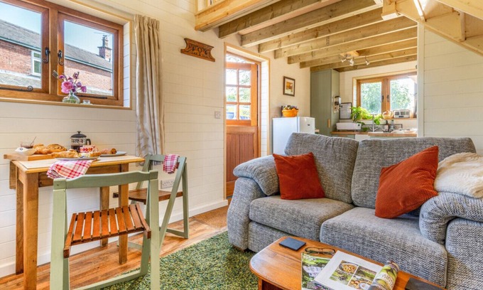 Llandrinio Casa | The Little Barn at Holly Villa
