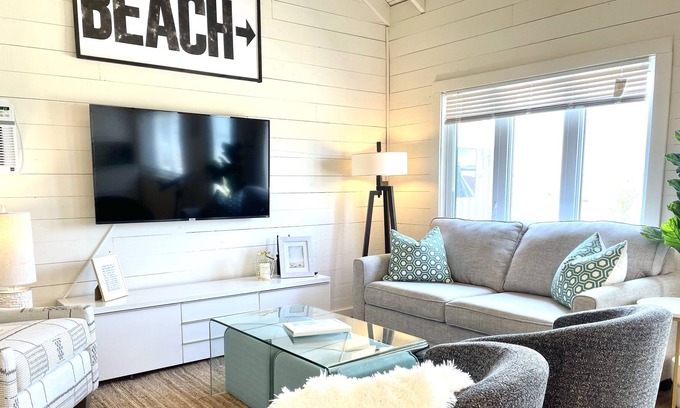 Whitewater Region Casa | The Little Blue Beach House, A Dream Cottage!