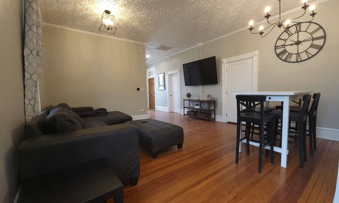 Pueblo Casa | The Little Green House Cozy & Centrally Located Near the Riverwalk/Downtown