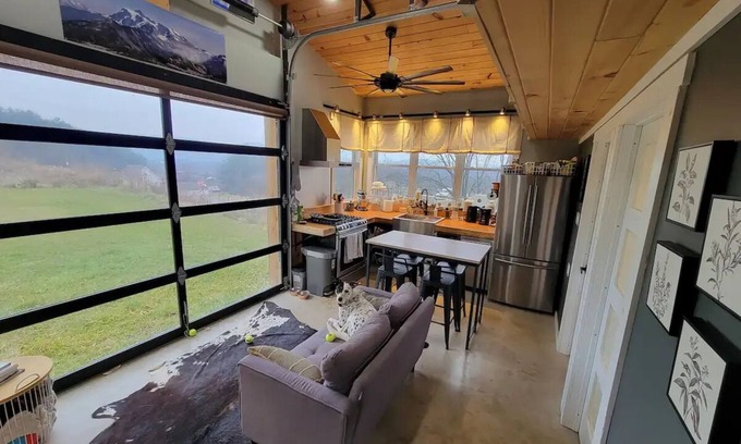 Farrandsville Casa | The Little House in the Garage