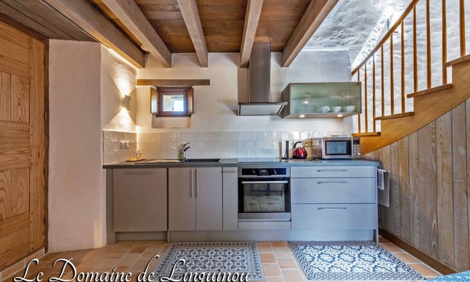 Commana Cabaña | The little house of Domaine de Linguinou
