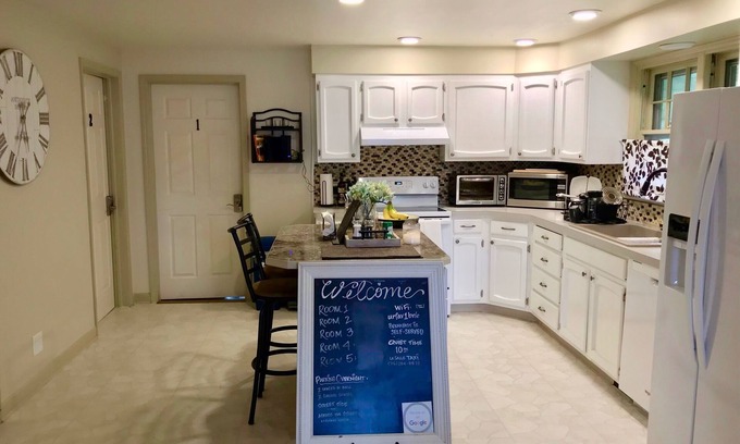 Niagara Falls Casa | The Little Italy of Niagara Falls Bed & Breakfast