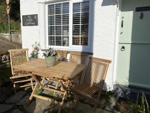 Pentewan Casa | The Little Lighthouse - 2 minutes from the beach