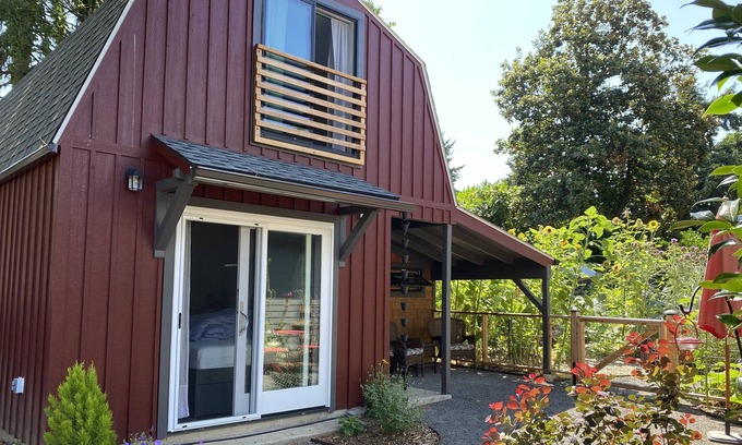 Cully Cabaña | The Little Red Barn in the Big City!