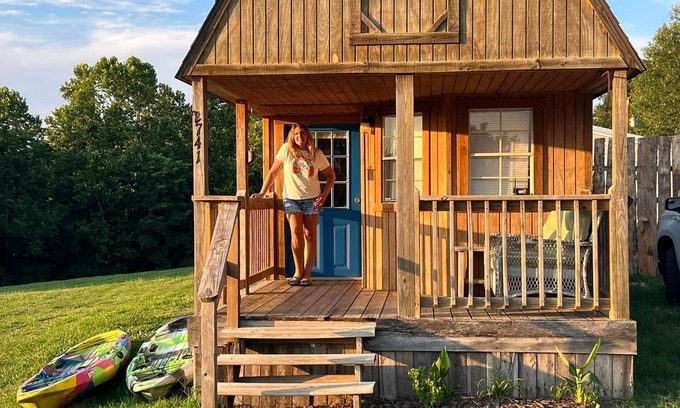 Pineville Cabina | The Little Sugar Shack, a rustic tiny cabin with hot tub access & fiery sunsets!