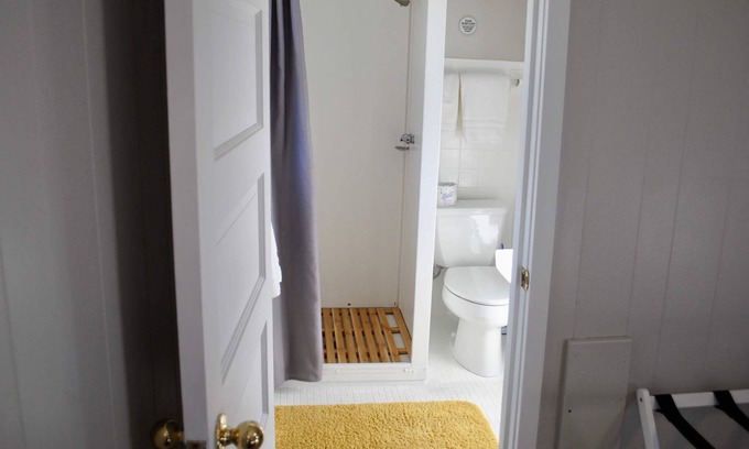 Mount Horeb Casa | THE LITTLE VILLAGE , 2 Full Beds 104