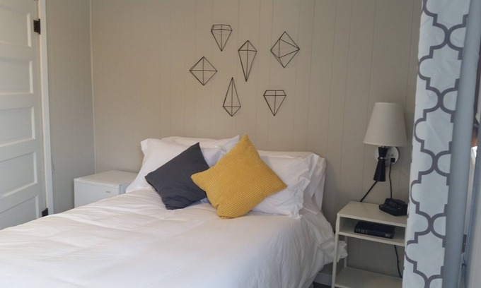 Mount Horeb Casa | THE LITTLE VILLAGE , Full Bed 105