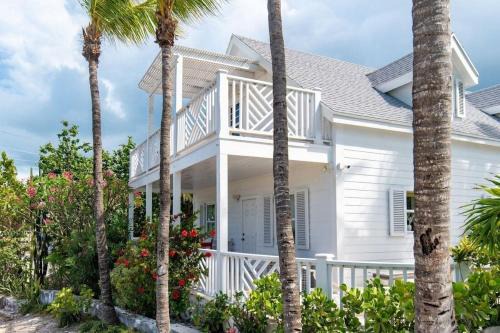 Governor's Harbour Casa | The Little White House home