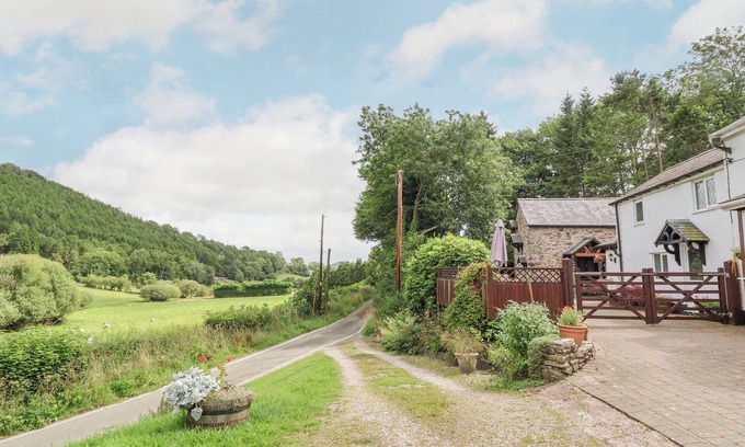 Llanferres Cabaña | La casita blanca, RUTHIN