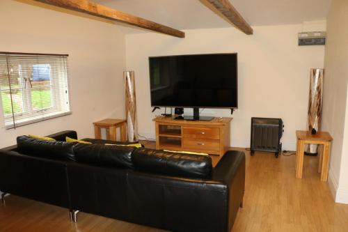 East Harling Apartamento | The Lodge - 2 acres of garden with hot tub and fire pit and BBQ