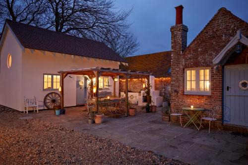 Lewes Casa | The Lodge at Blue Door Barns