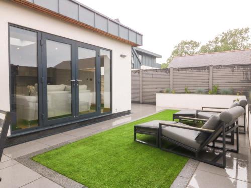 Llangefni Casa | The Lodge at Dafarn Newydd