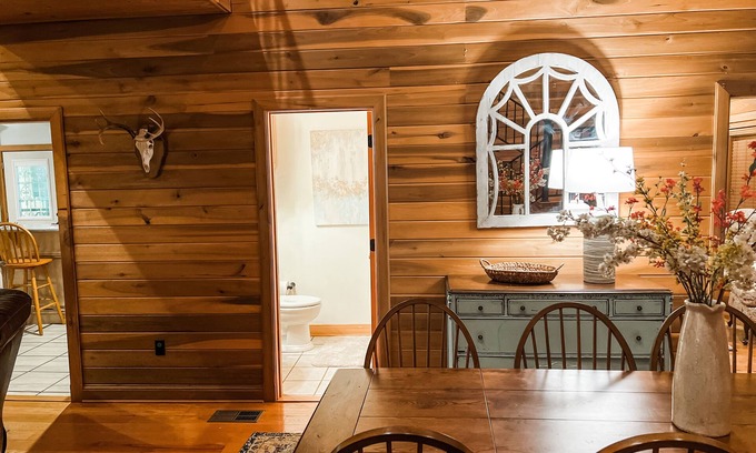 Oakland Cabina | The Lodge at Enid Lake Oxford, MS Retreat and Enid Lake fishing lodge