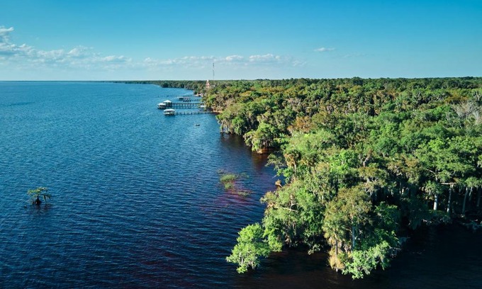 Seville Otro | The Lodge at Runaway Bay