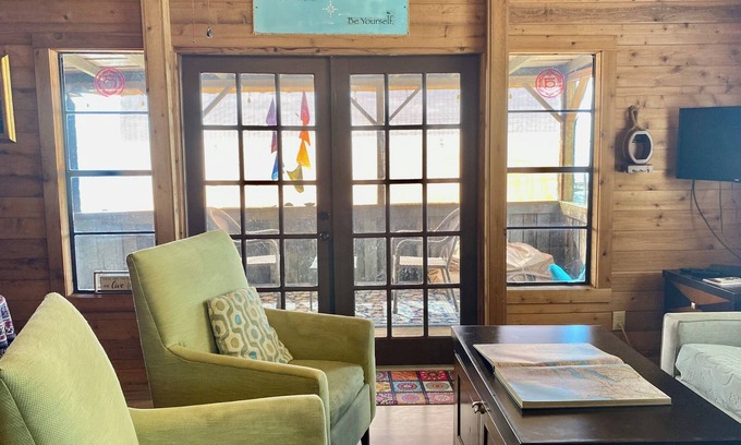 Seville Complejo | The Lodge at Runaway Bay