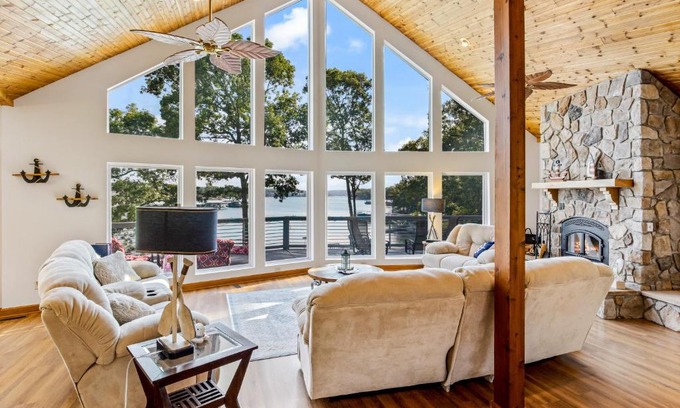 Sunrise Beach Casa | The Lodge at Sparkling Water