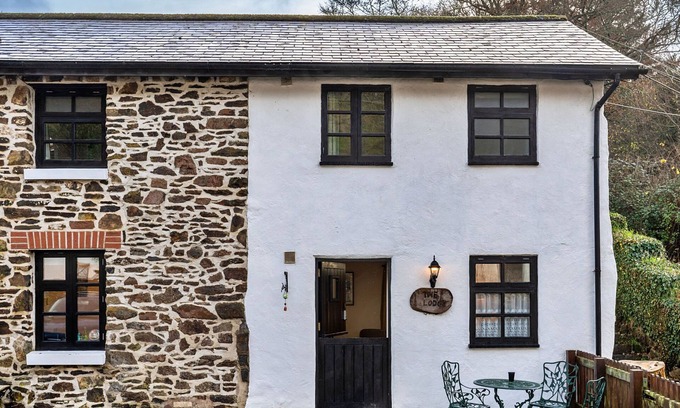 Trusham Casa | The Lodge at The Cridford Inn by Interhome