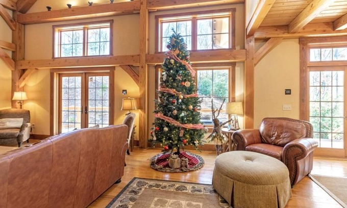 Foscoe Casa | The Lodge at Twin Rivers--- Two Outdoor Fire-Pits, Large open area for 16 guests, Hot Tub, Pet Fr...