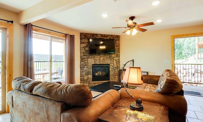 Meadow View Heights Apartamento | The Lodge at Duck Creek: SUITE DE ATERRIZAJE DEL PESCADOR