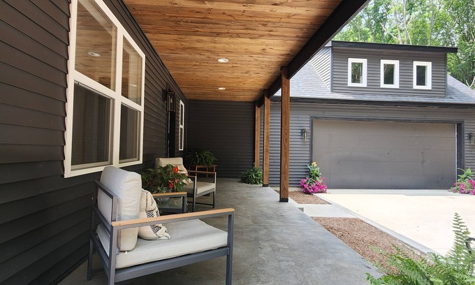 West Olive Casa | The Lodge at Warren Woods! New Modern Lodge in the Woods-near Lake Michigan!