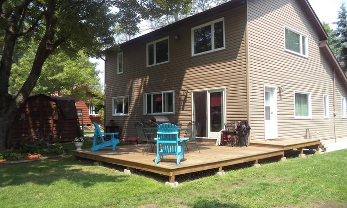 Wainfleet Casa | The Lodge @Bracewood Cottages