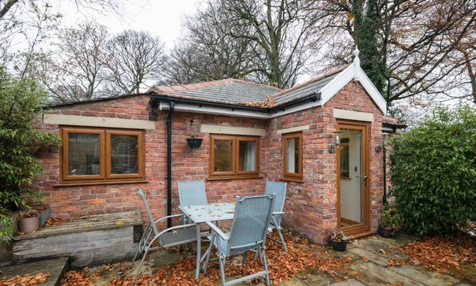 Prestwich Casa | THE LODGE BY THE PARK: ubicado en los terrenos de una antigua vicaría del siglo XVIII.