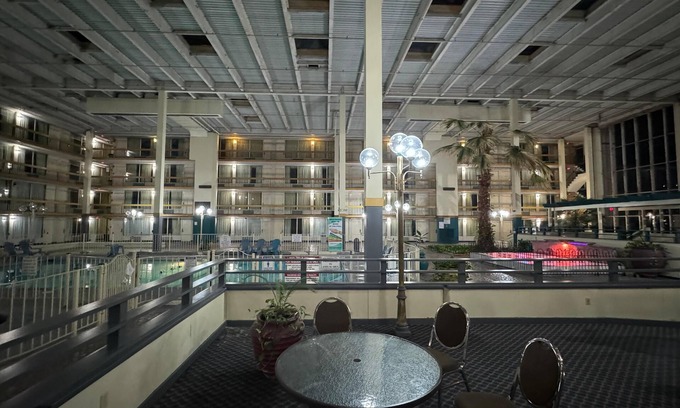 Bridgeton Hotel | The Lodge Hotel and Banquets