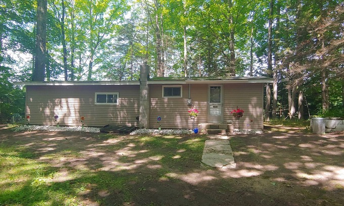 Manistee Cabina | The Lodge in Manistee