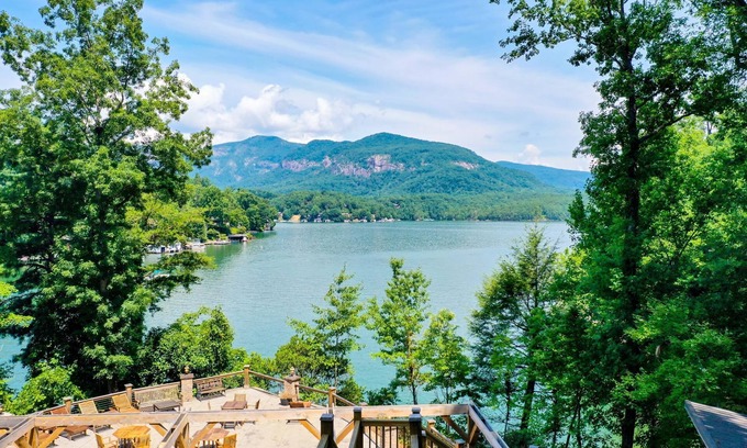 Lake Lure Cabina | The Lodge on Lake Lure