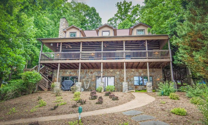 Huddleston Casa | The Lodge on Smith Mountain Lake