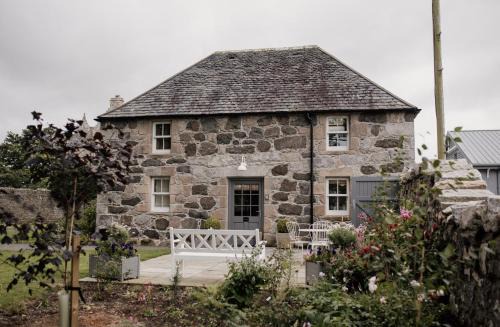 Inverurie Cabina | The Lodges @ Barra Castle