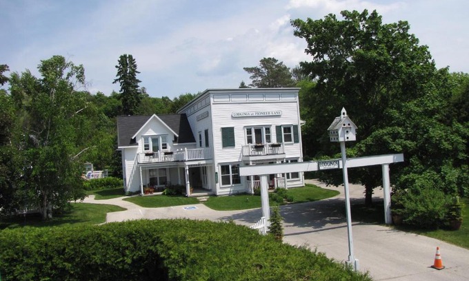 Ephraim Hotel | The Lodgings at Pioneer Lane