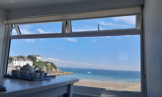 Portmellon Cabaña | THE LOFT AT BEACH HOUSE, character holiday cottage in Mevagissey
